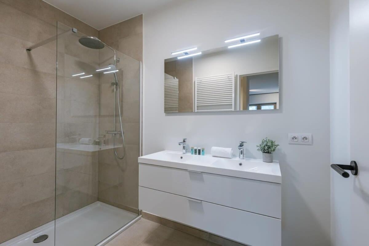 Huswell - Beautiful With Terrace And Parking *
