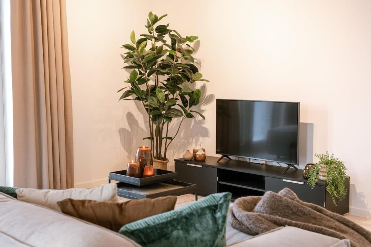 Appartement Huswell - Beautiful With Terrace And Parking